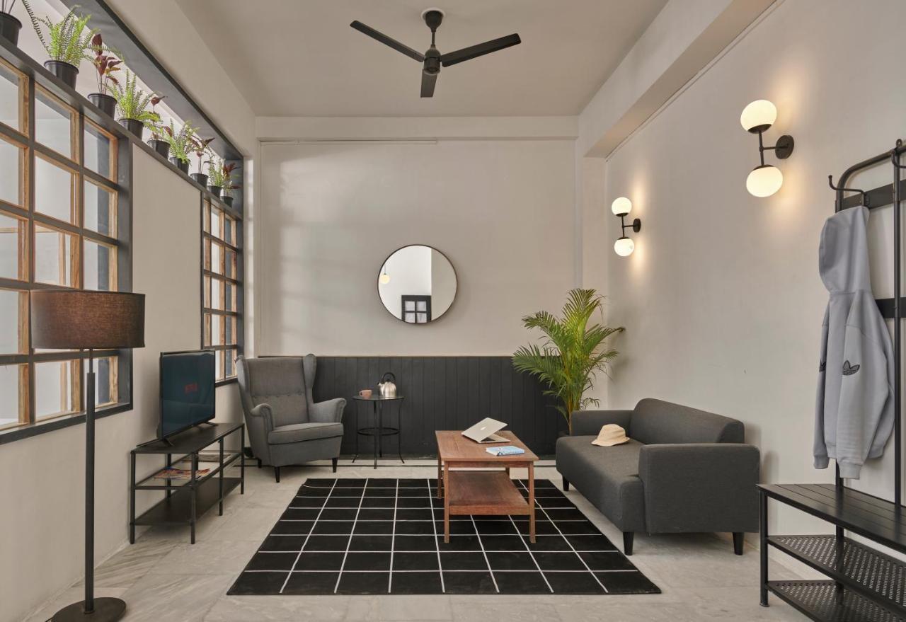 Poshtel Vns Lägenhet Varanasi Exteriör bild