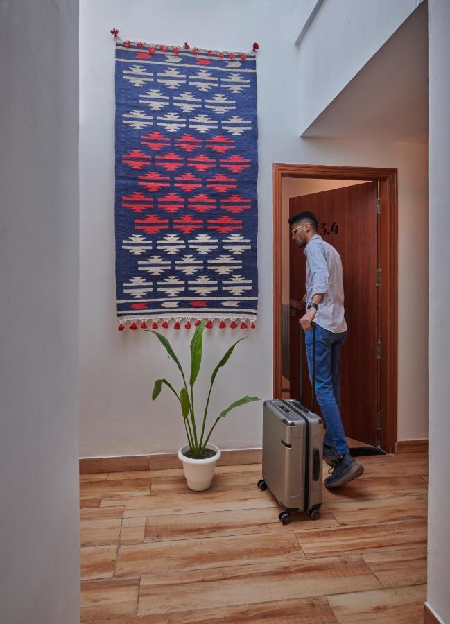 Poshtel Vns Lägenhet Varanasi Exteriör bild