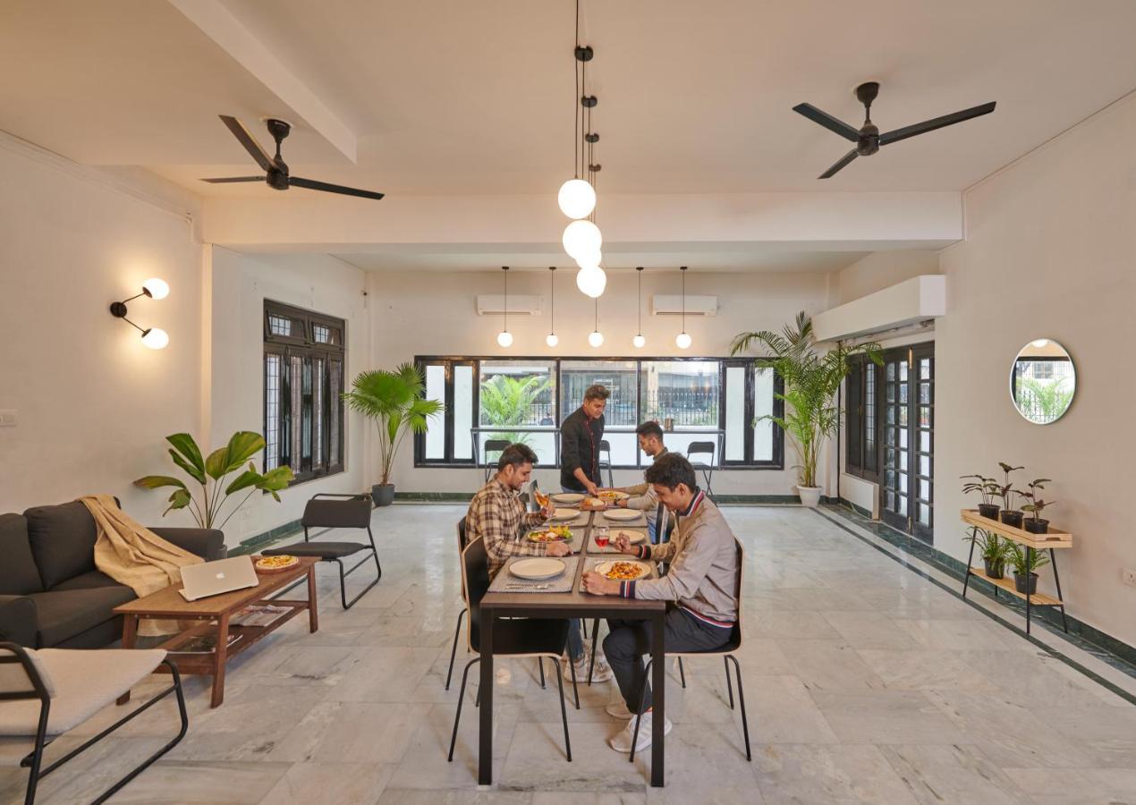 Poshtel Vns Lägenhet Varanasi Exteriör bild