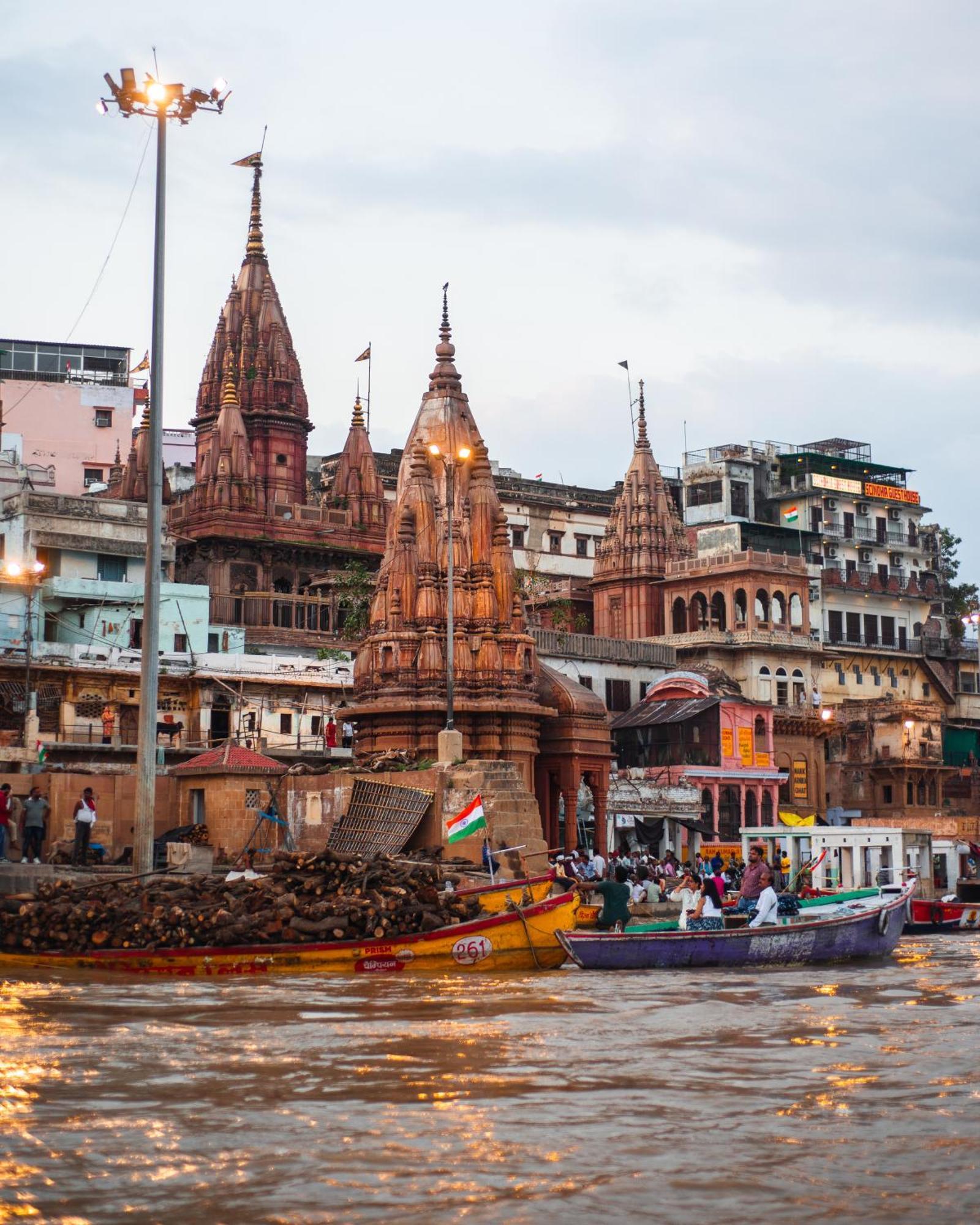 Poshtel Vns Lägenhet Varanasi Exteriör bild